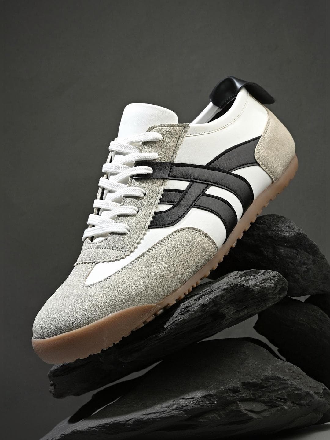The Roadster Lifestyle Co Men Round Toe Sneakers Casual Shoes
