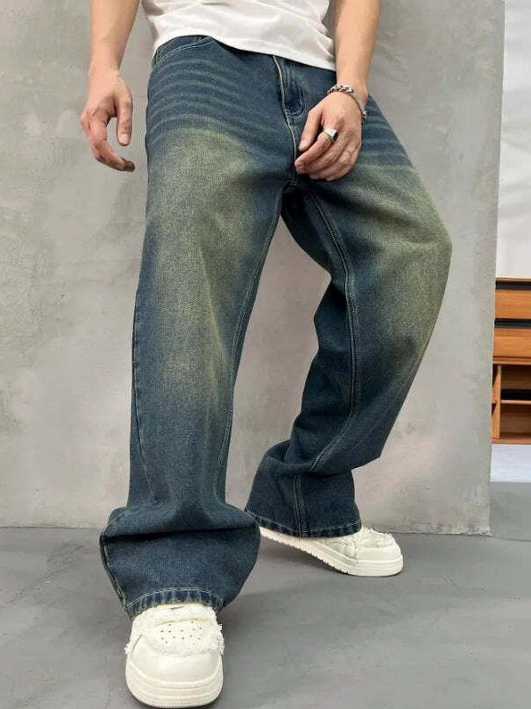 SZN Men Wide Leg Mid-Rise Medium Shade Jeans