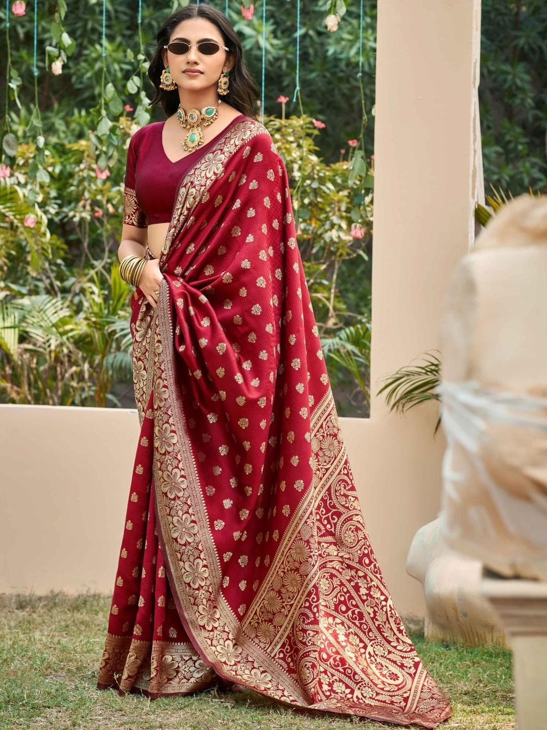 SZN Paisley Zari Silk Blend Heavy Work Banarasi Saree