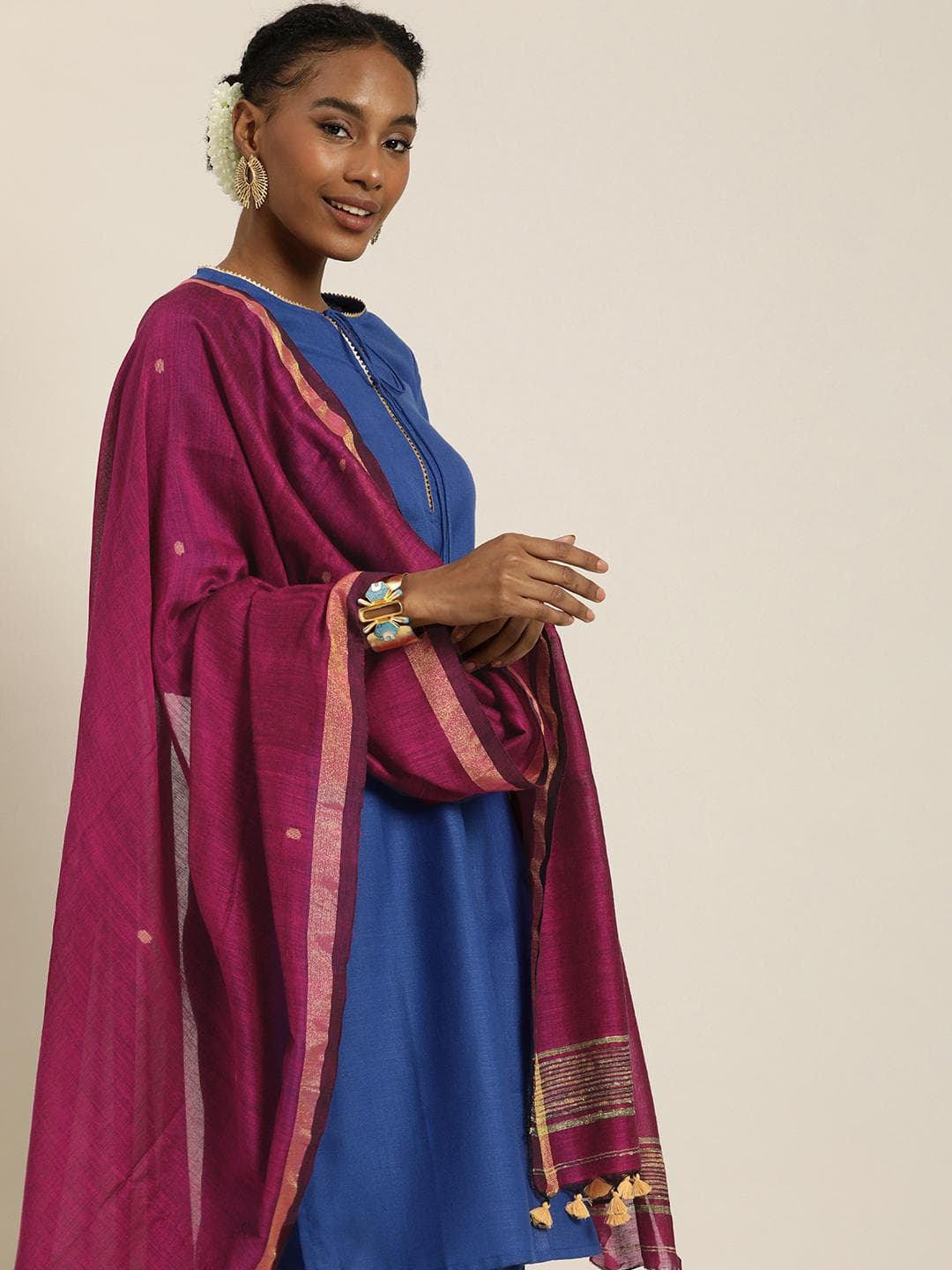 Taavi Tasselled Woven Design Dupatta