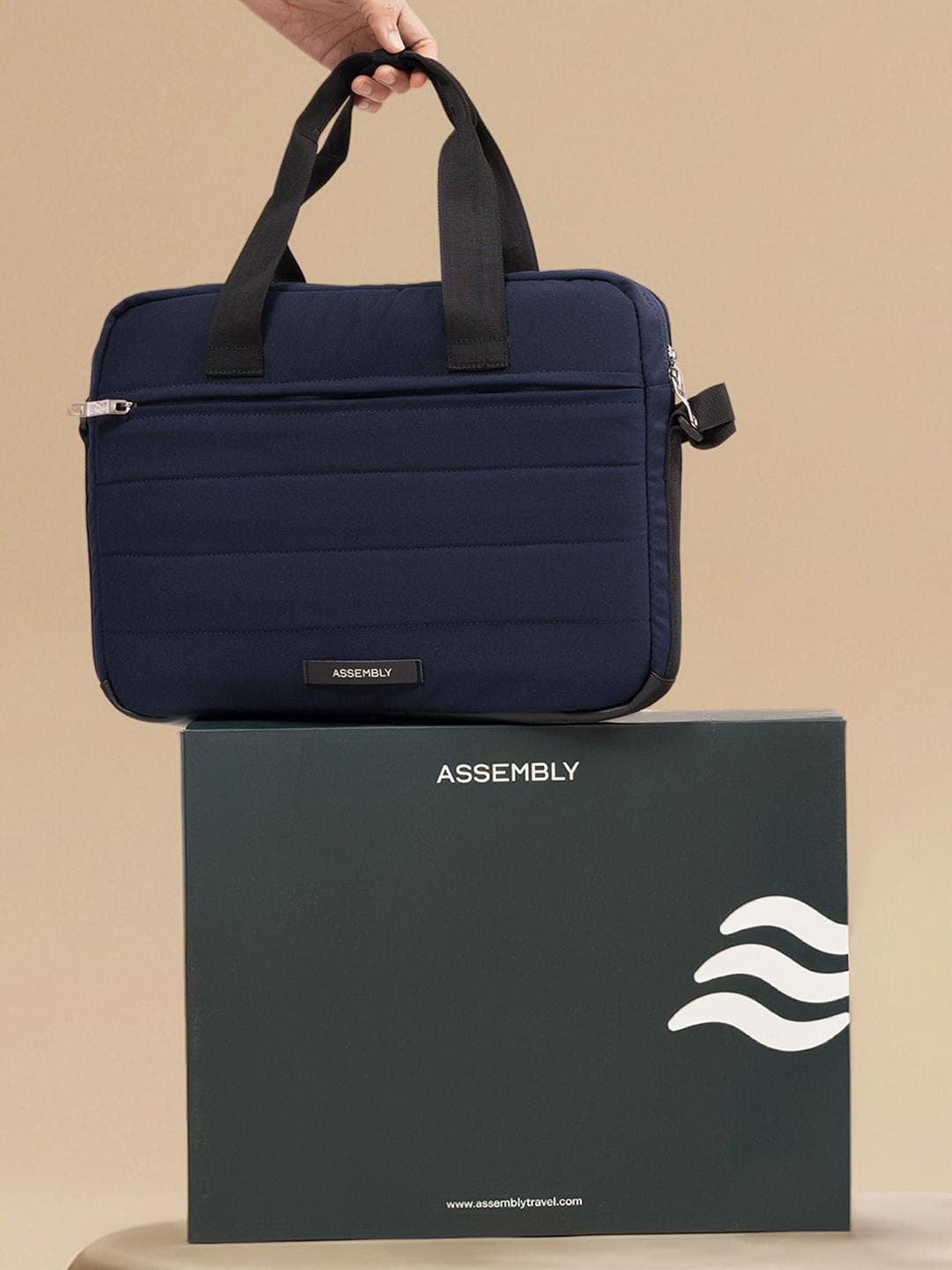 Assembly Blue Splashproof Laptop Messenger Bag Fits 14 Inch
