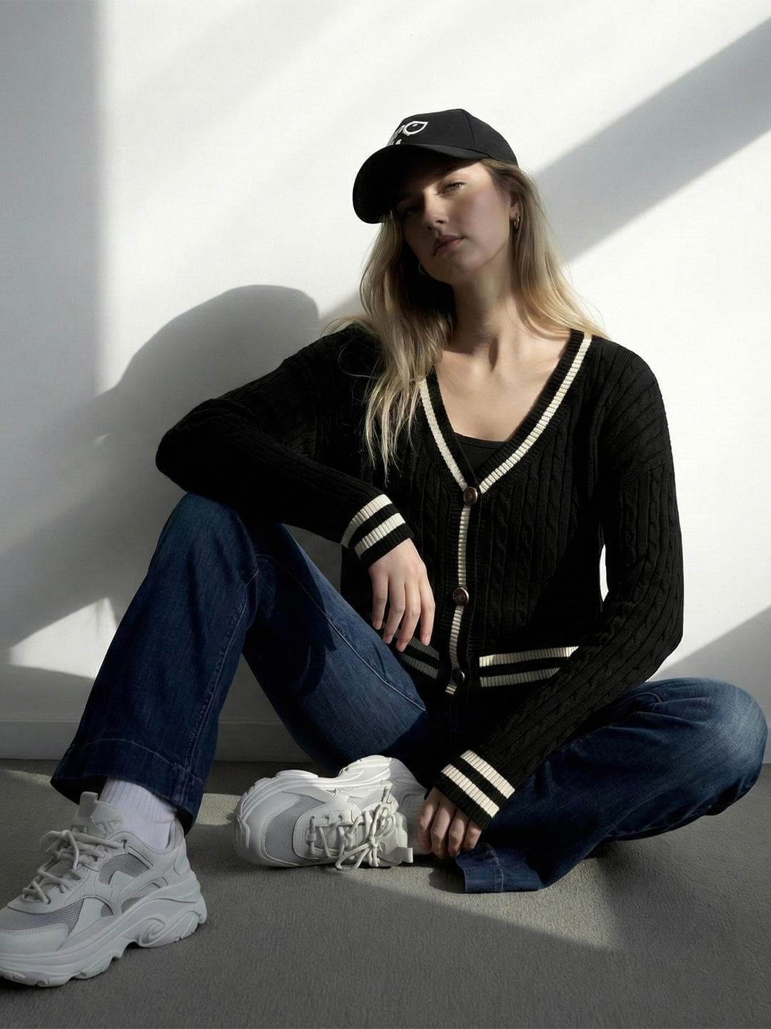ONLY Women Flared High-Rise Light Fade Stretchable Jeans