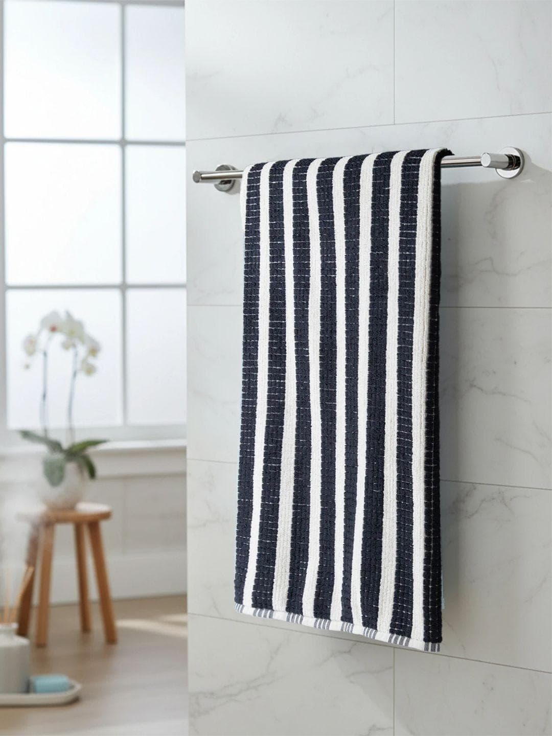 MYTRIDENT Multicoloured & Navy Blue 1 Striped Cotton 600 GSM Bath Towel