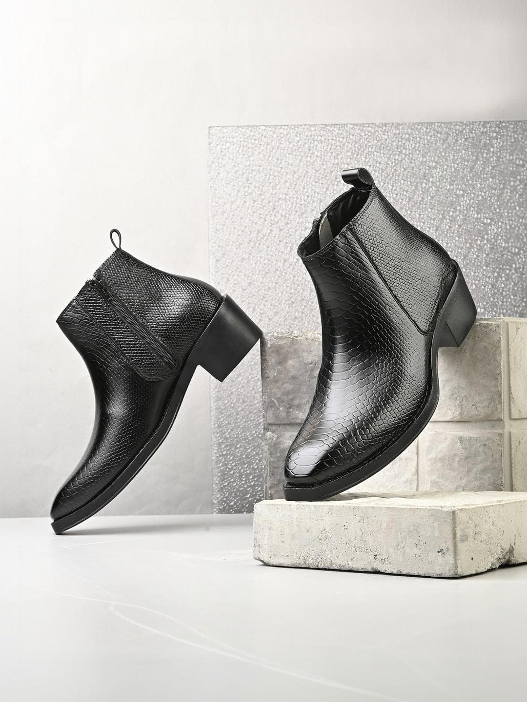 knoos Men Textured Chelsea Boots