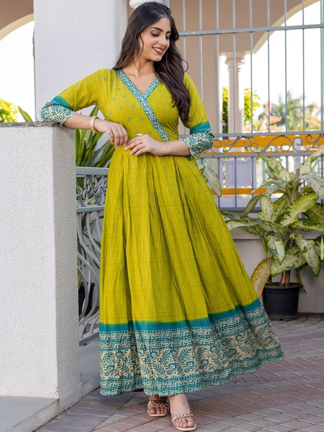 PITRIS Women Floral Printed Thread Work Anarkali Kurta