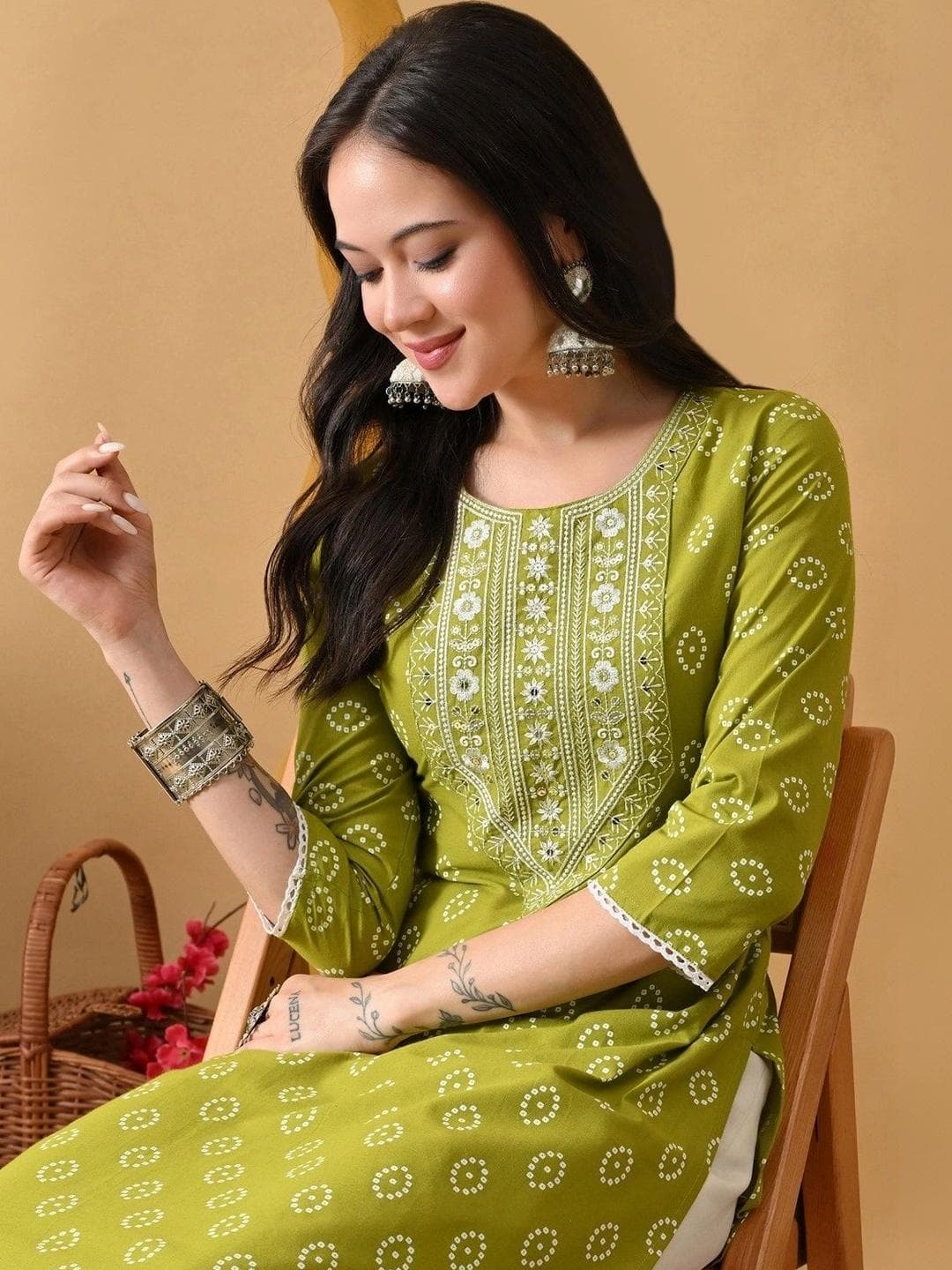 KKOUTFITS Women Ethnic Motifs Printed Thread Work Kurta