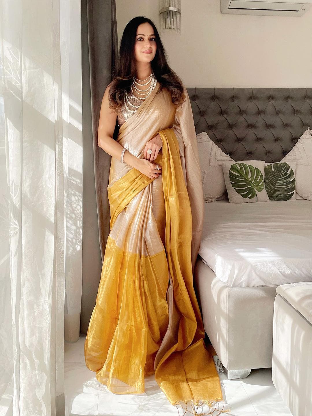 Anouk Colourblocked Printed Tissue Saree