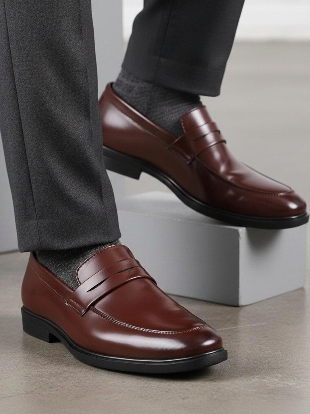 Anouk Men Round Toe Formal Slip-Ons