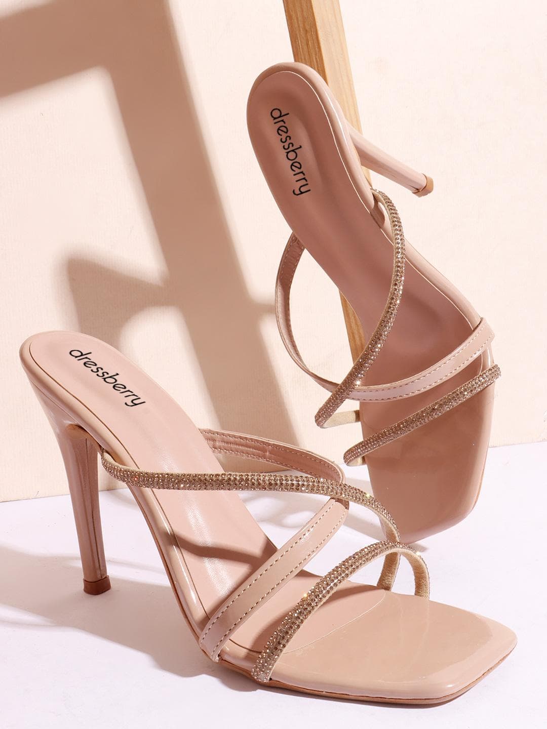 DressBerry Women Embellished Ethnic Slim Heeled Sandals