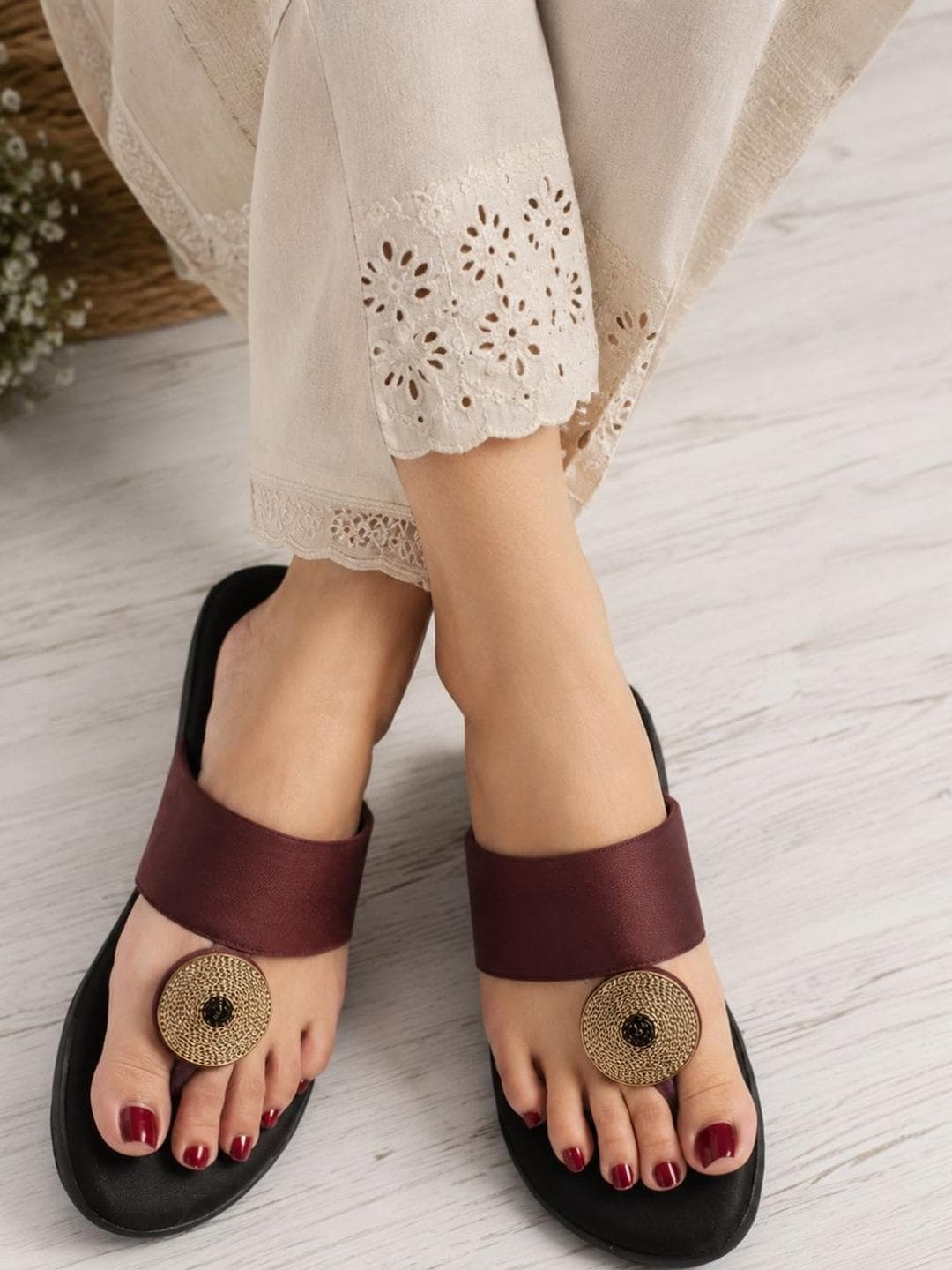 DressBerry Women Open Toe Flats