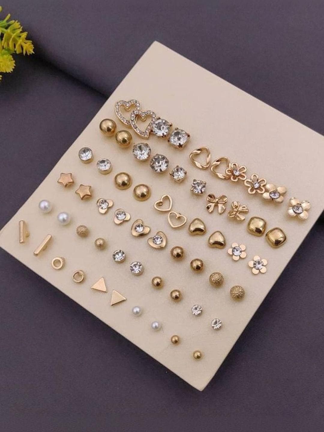 DressBerry Contemporary Studs Earrings