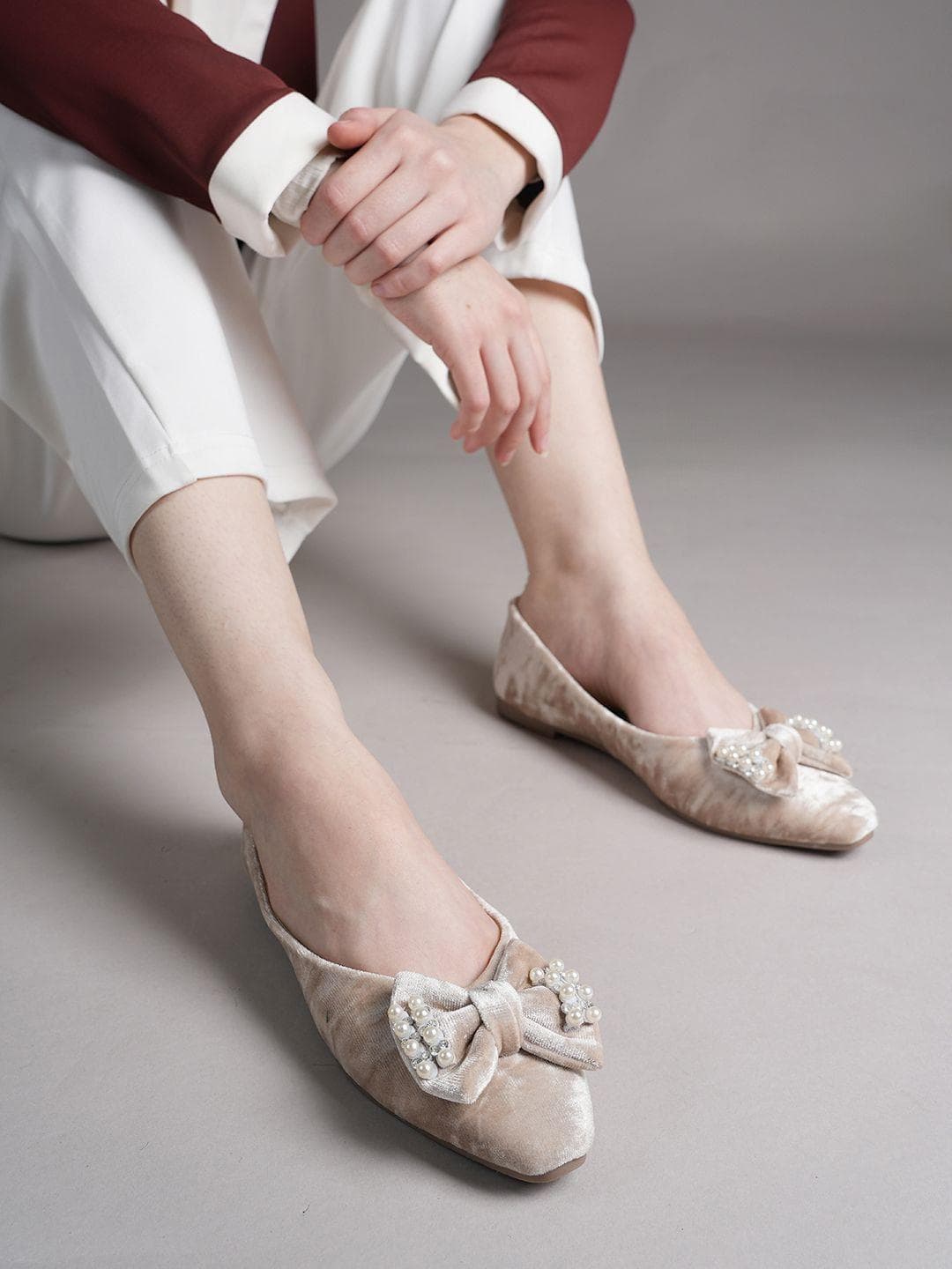 DressBerry Beaded Bow Square Toe Ballerinas