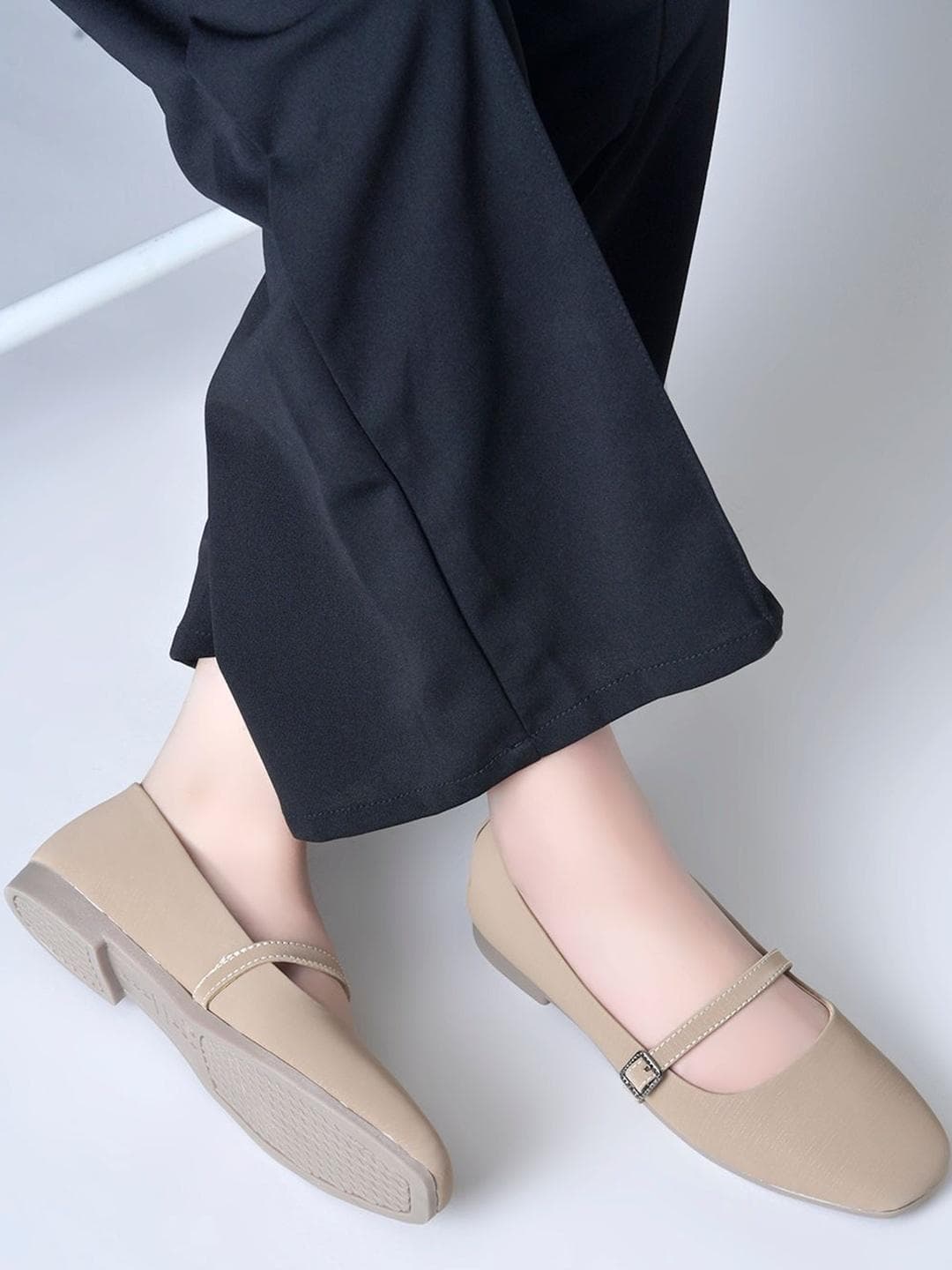 DressBerry Square Toe Slip-On Ballerinas