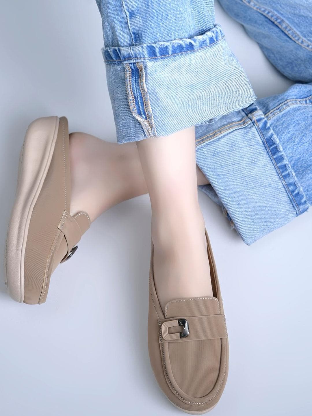 DressBerry Women Textured Loafers