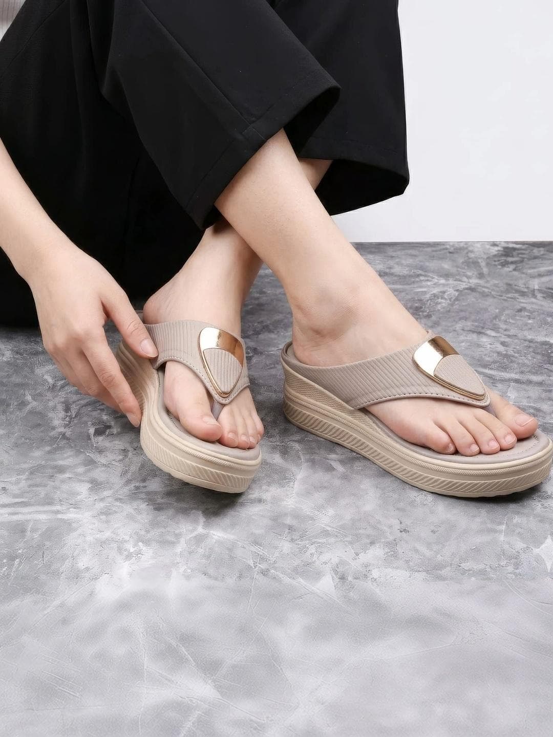 Roadster Textured Wedge Sandals with Buckles