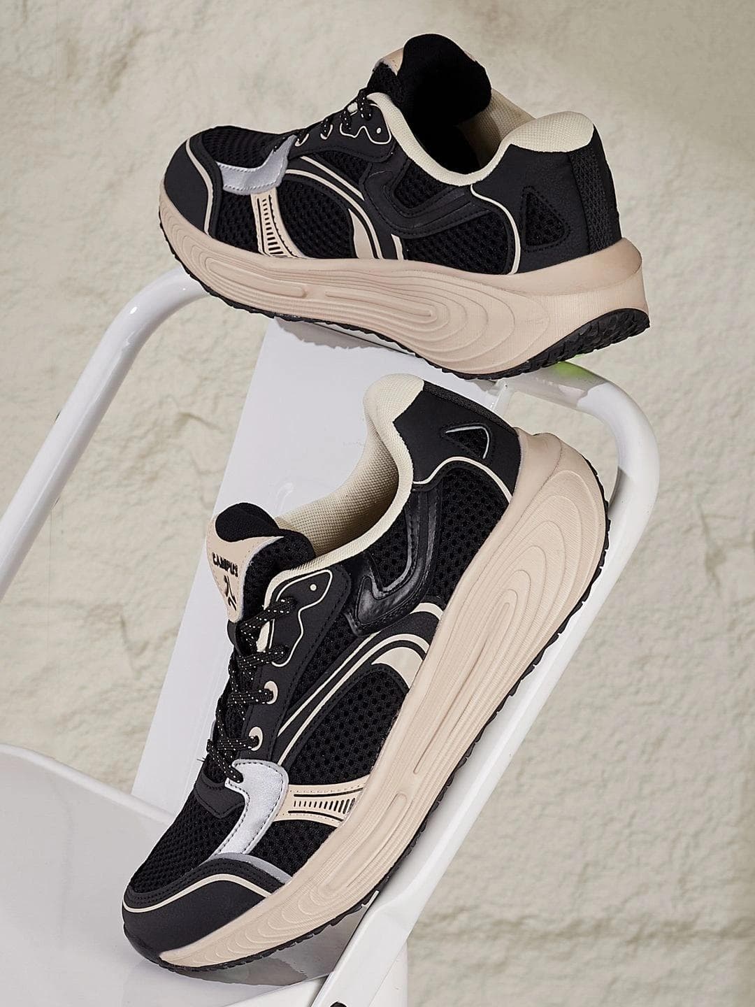 Campus RYZE Women Textile Walking Shoes