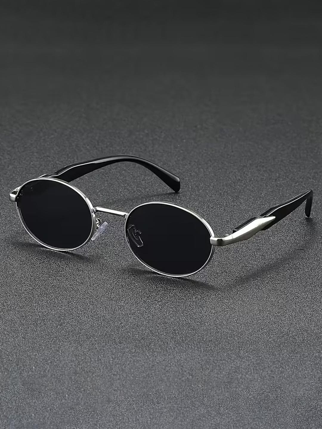 Artrue Unisex Black Lens & Silver-Toned Oval Sunglasses