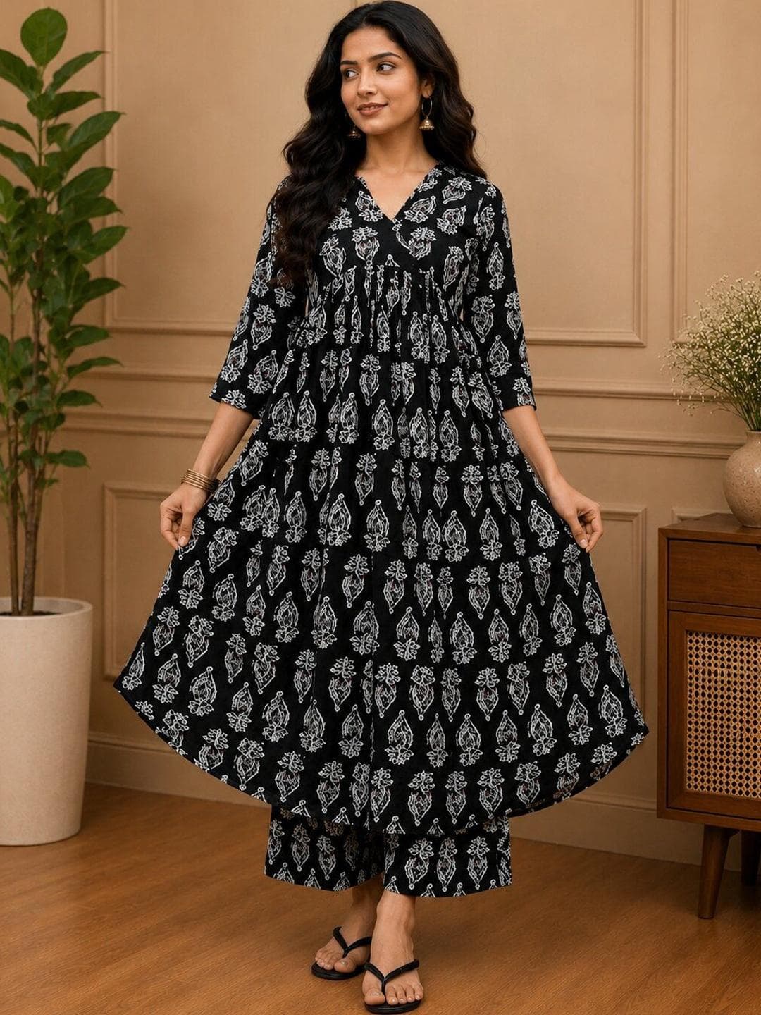 UGMAZ Women Ethnic Motifs Printed Tiered Kurta with Palazzos