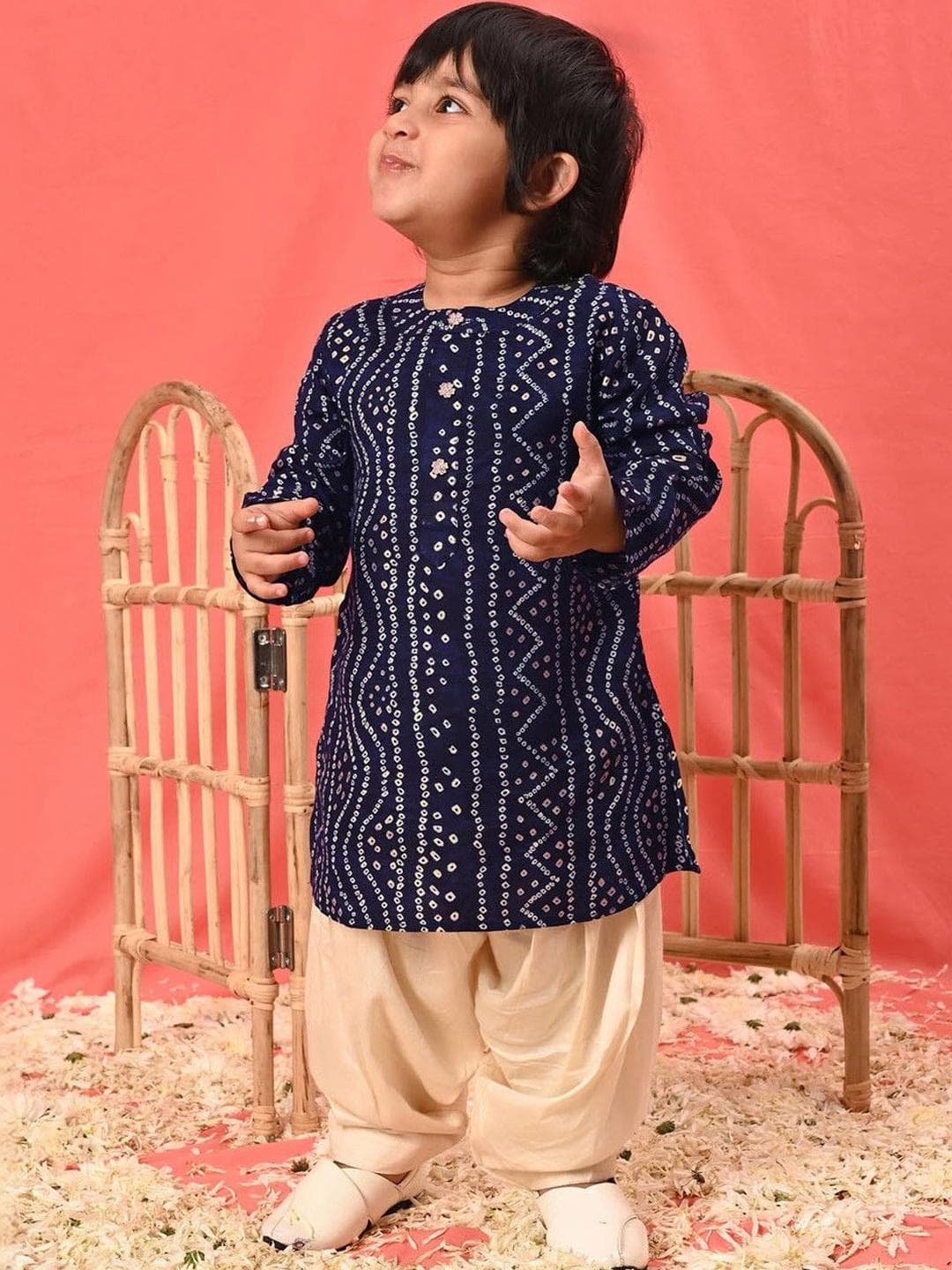 VASTRAMAY Boys Navy Blue Bandhani Kurta & Patiyala Set