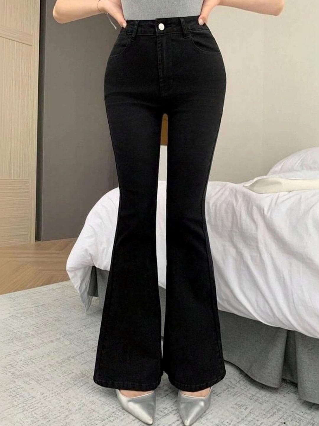 KASHIANXSTYLE Women Smart Flared High-Rise Light Fade Jeans