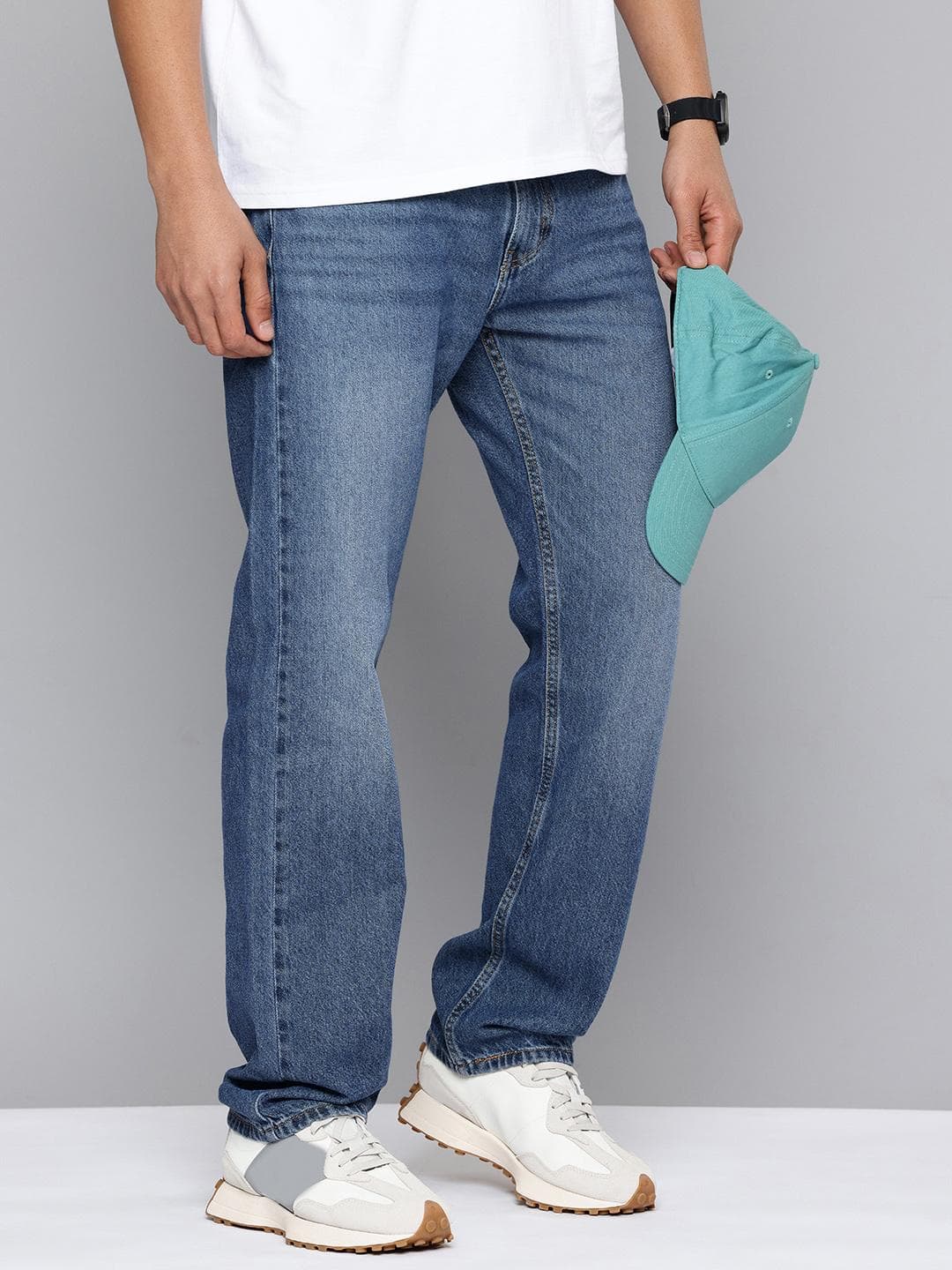 Levis Men 505 Regular Fit Light Fade Pure Cotton Jeans