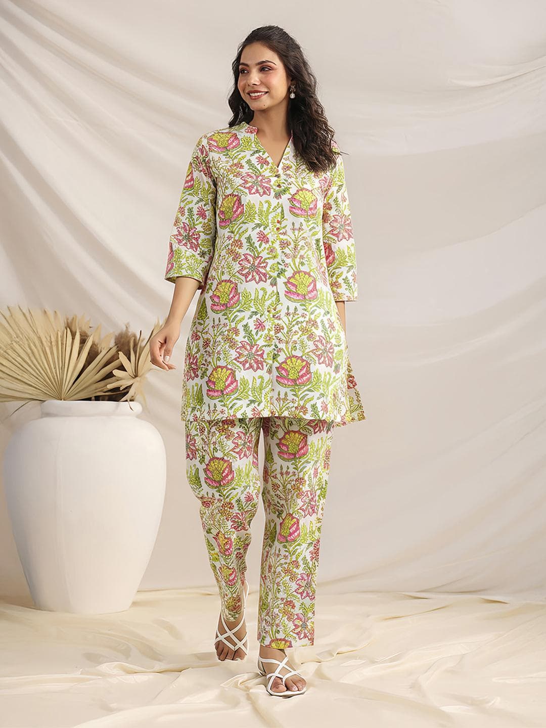 Janasya Women's Green Pure Cotton Floral Printed Straight Co-ord Set