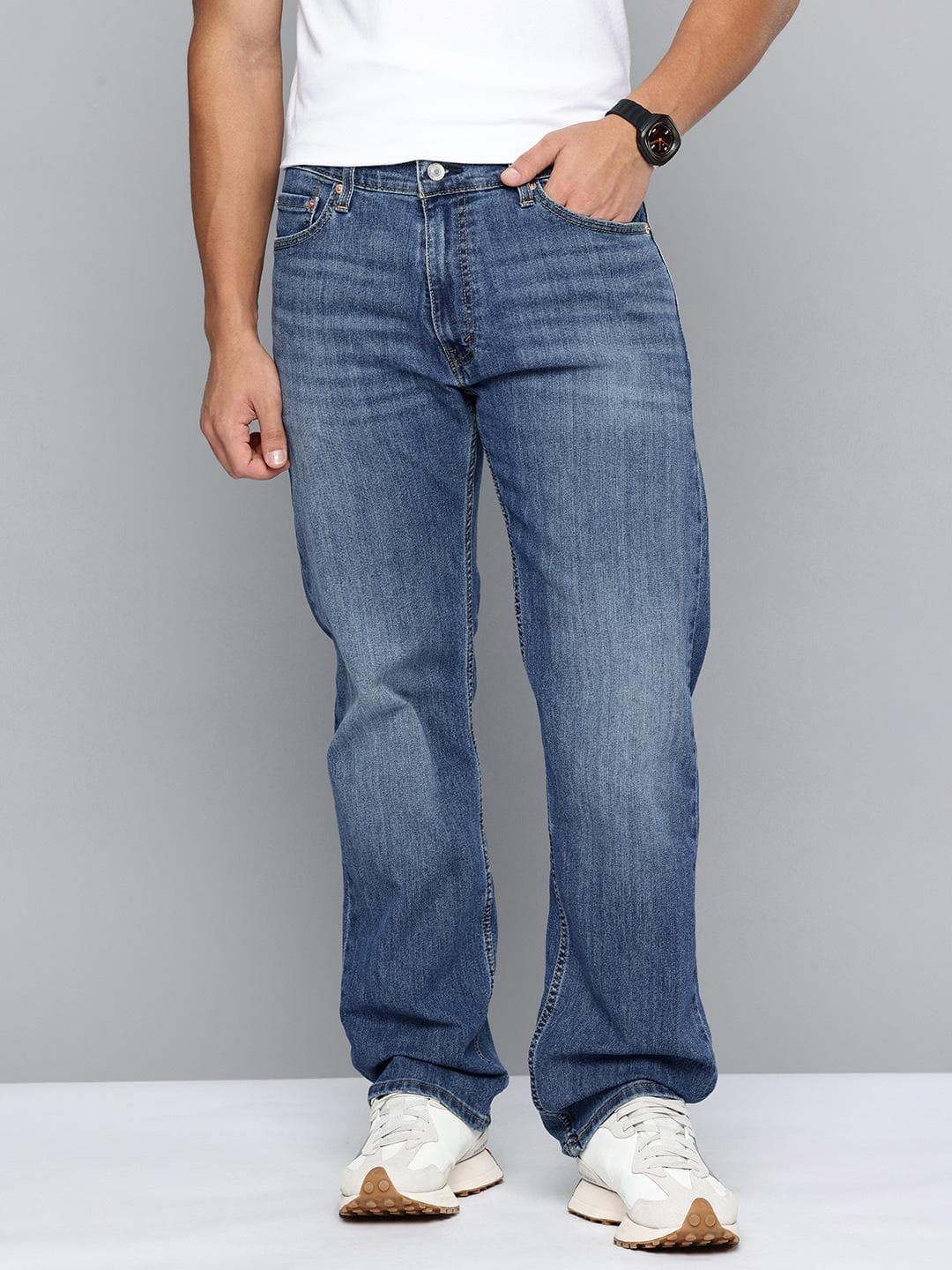 Levis Men 555 Relaxed Fit Mid-Rise Light Fade Stretchable Jeans