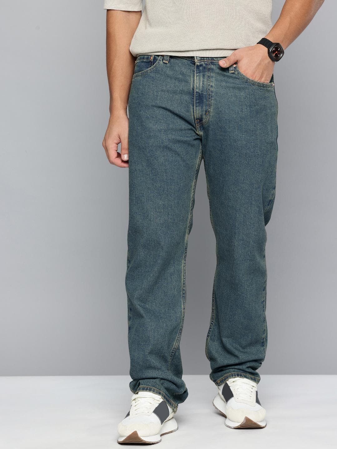 Levis Men 555Relaxed Straight Fit Mid-Rise Stretchable Jeans