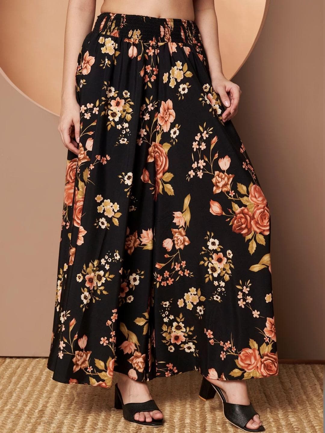 ZWERLON Women Floral Printed Flared Palazzos