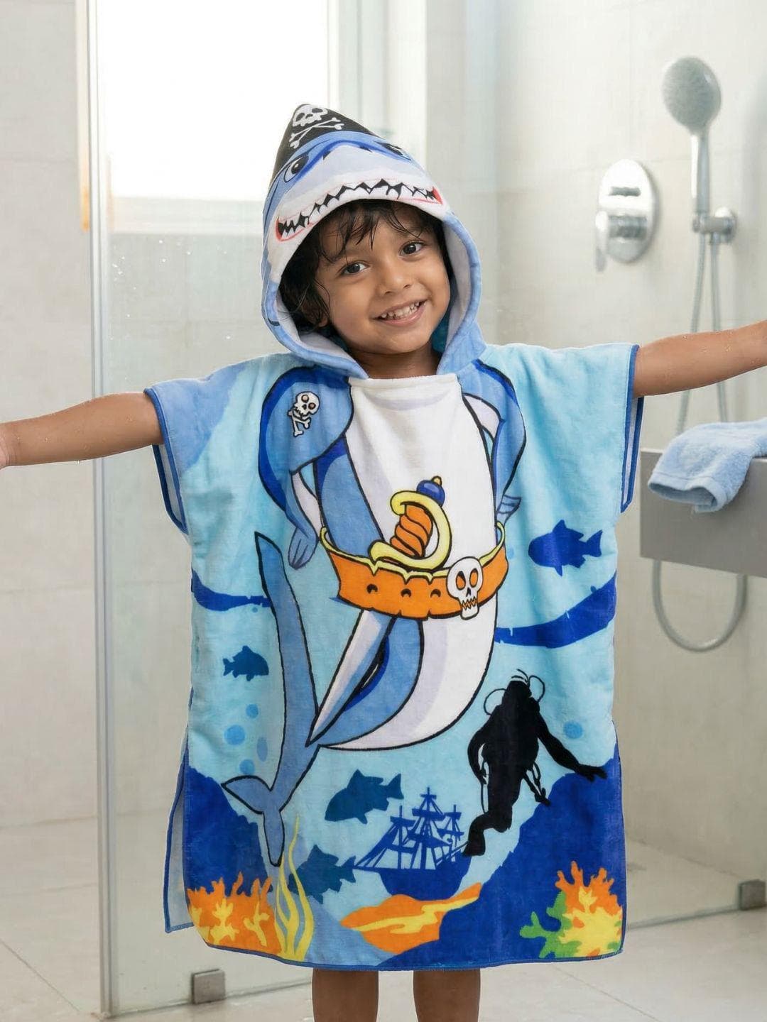 Buy Famyo Kids Blue Pirate Hooded Poncho Bath Towel Microfiber 230 GSM Super Soft 1 7 Yrs - - Home for Unisex Kids