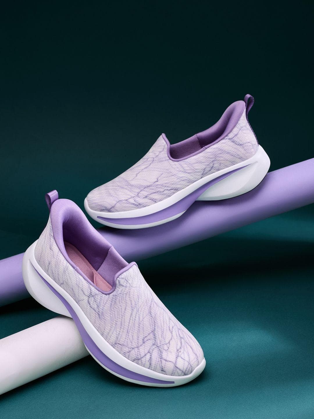 Campus GRASP Women Mesh Walking Non-Marking Shoes