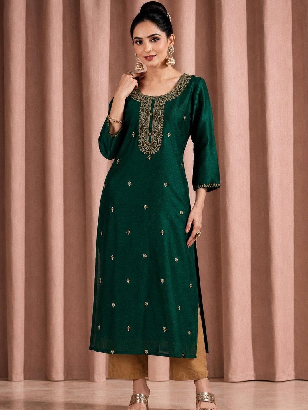 rarethread Women Embroidered Thread Work Kurta