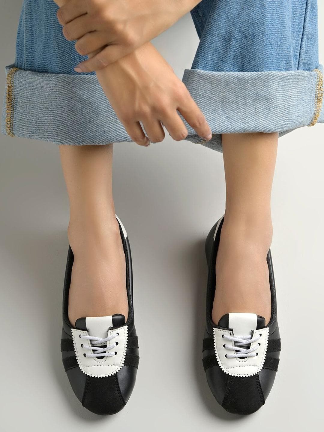 Shoetopia Round Toe Slip-On Ballerinas