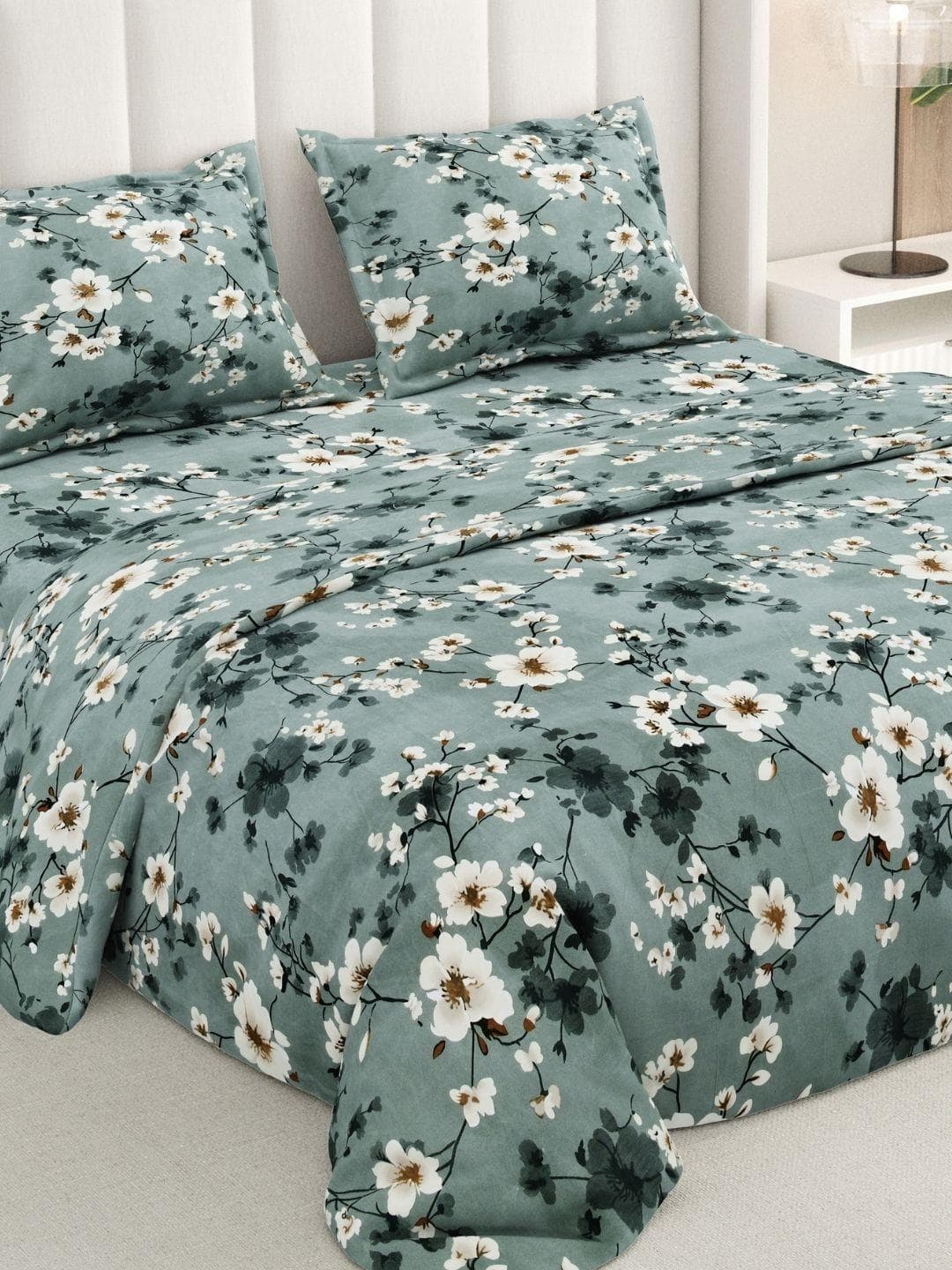 RIVERMOOR Green Floral 200 TC Bedsheet with 2 Pillow Covers