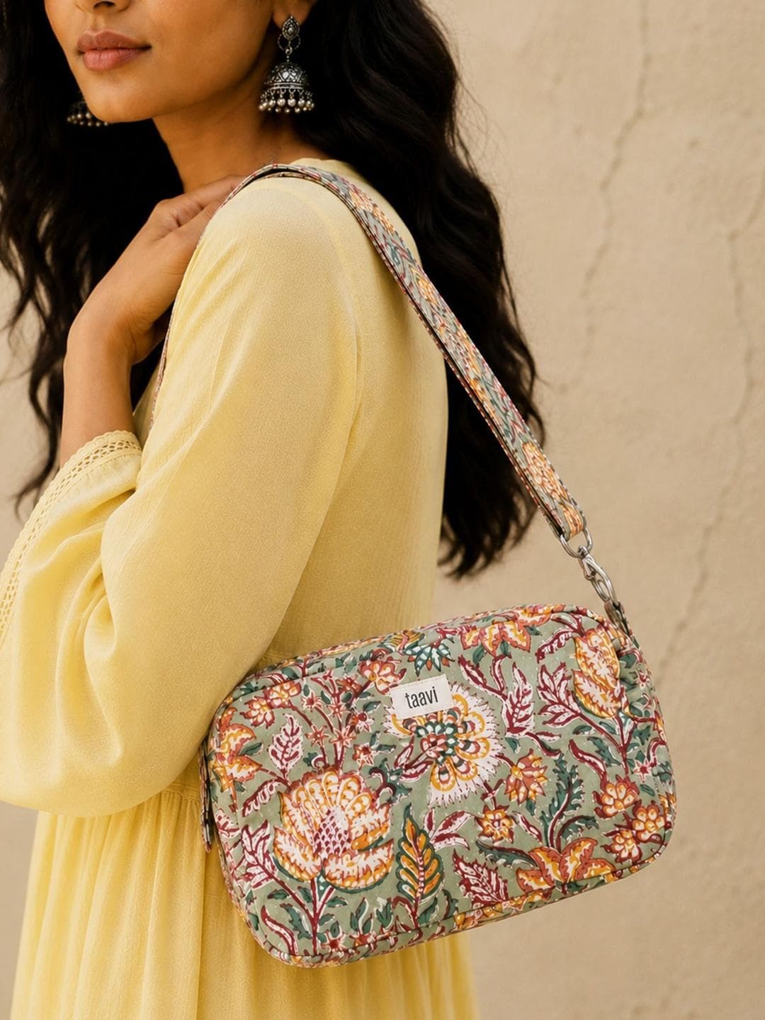 Taavi Floral Printed Sling Bag