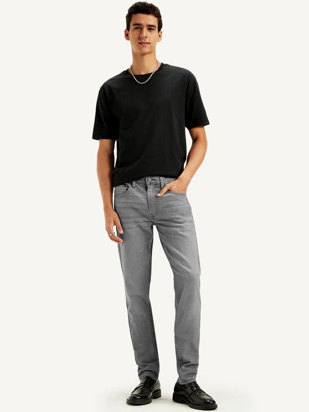Levis Men Classic Tapered Fit Mid-Rise Stretchable Jeans
