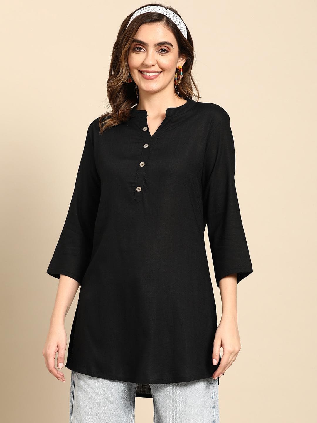 Sangria Women Solid Mandarin Collar Short Kurti