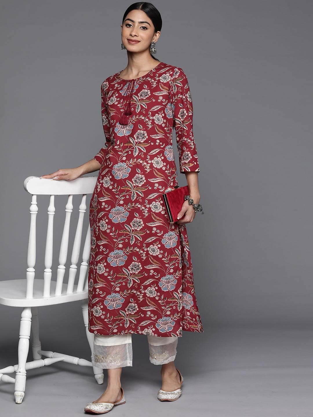 Varanga Women Floral Ethnic Printed Thread & Sequin Embroidered Kurta