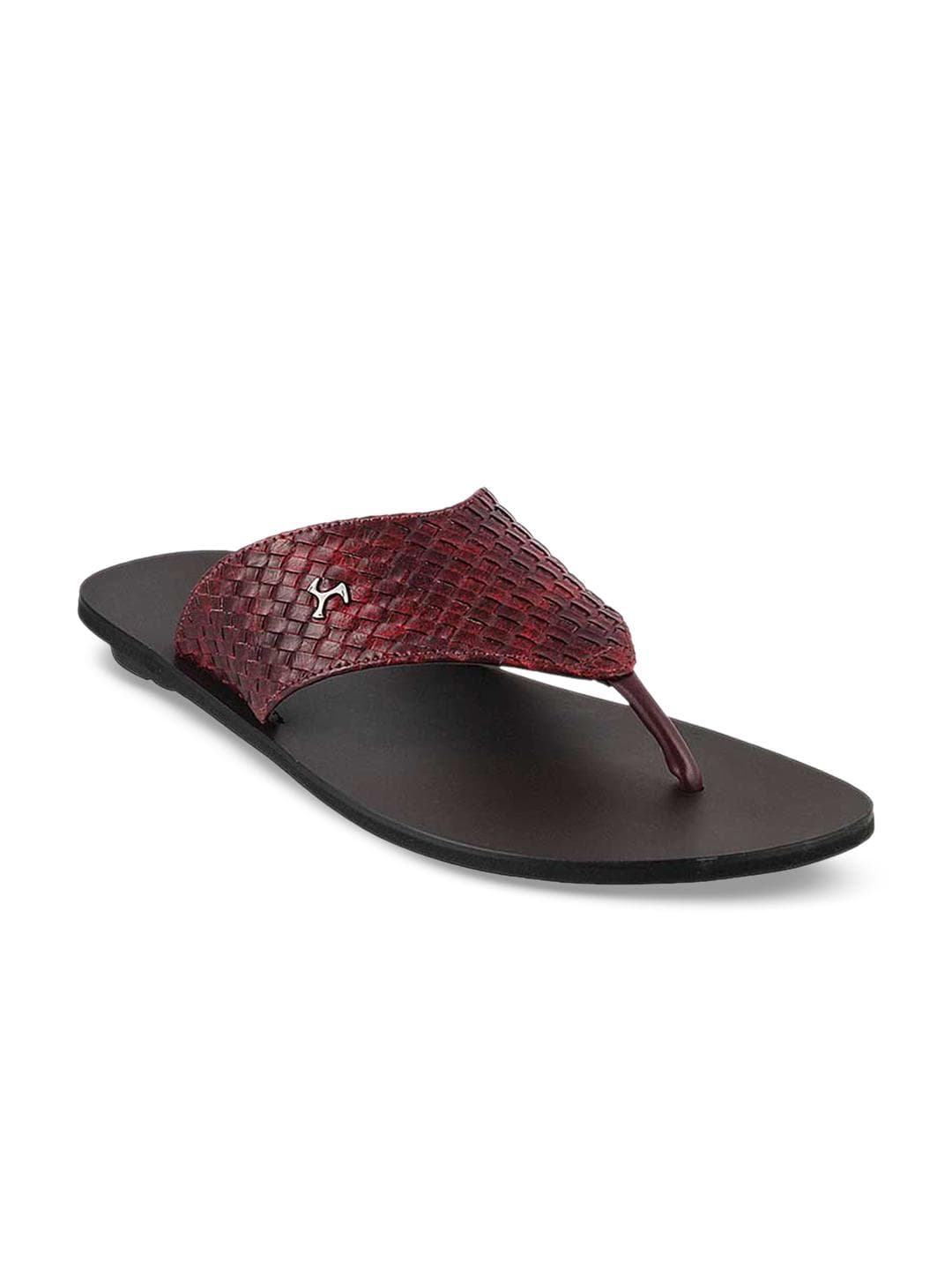 Mochi Men Maroon Textured Sandals