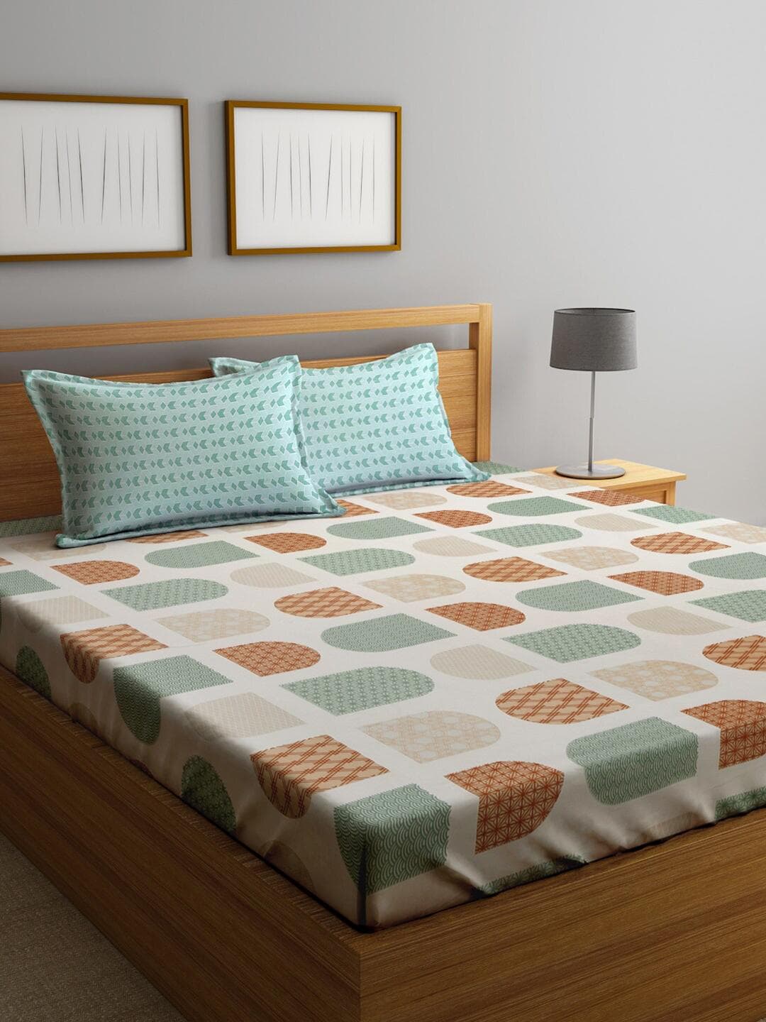 KLOTTHE Cream Geometric Cotton 300 TC King Fine Bedsheet with 2 Pillow Covers-98 x 87 inches