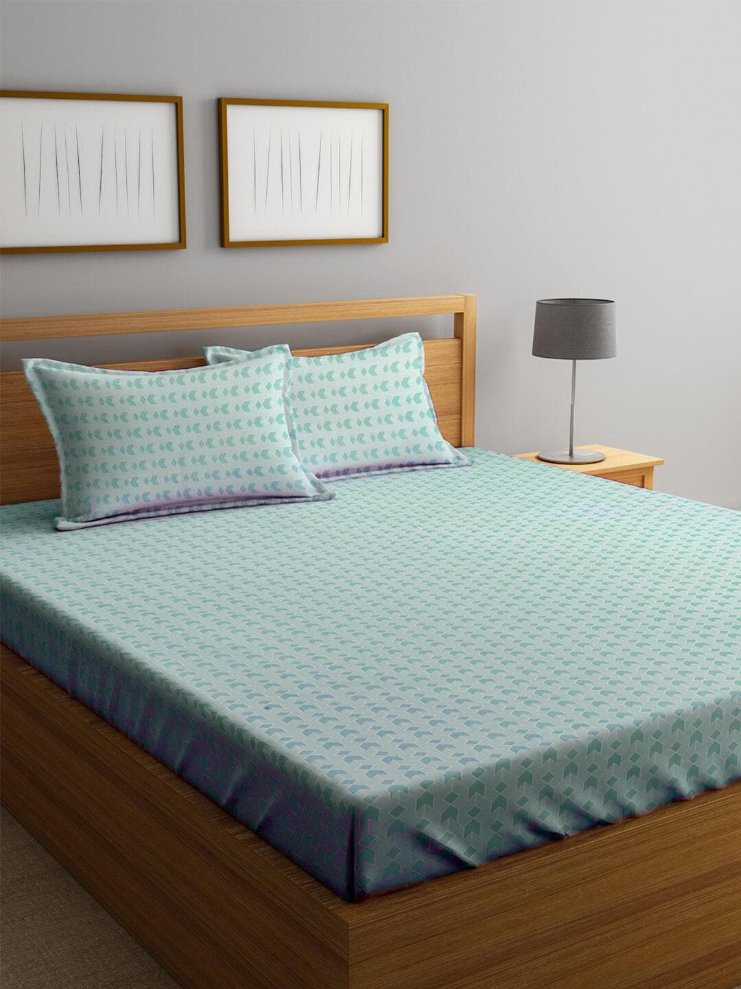 Buy KLOTTHE Green Geometric 300 TC Double Fine Bedsheet With 2 Pillow Covers 98 X 87 Inches - - Home for Unisex