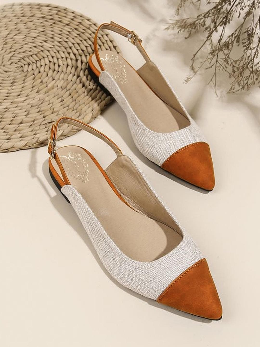 Shoetopia Girls Pointed Toe Ballerinas With Buckles