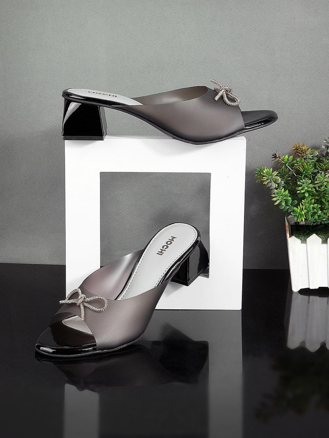 Mochi Women Black Block Open Toe Block Heels With Bows