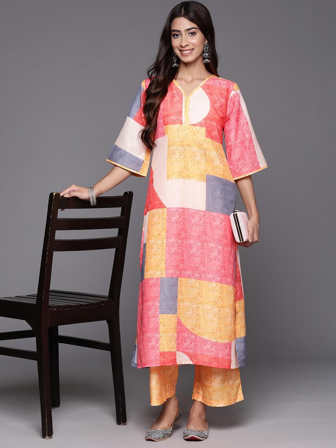 Varanga Women Printed Regular Kurta with Trousers