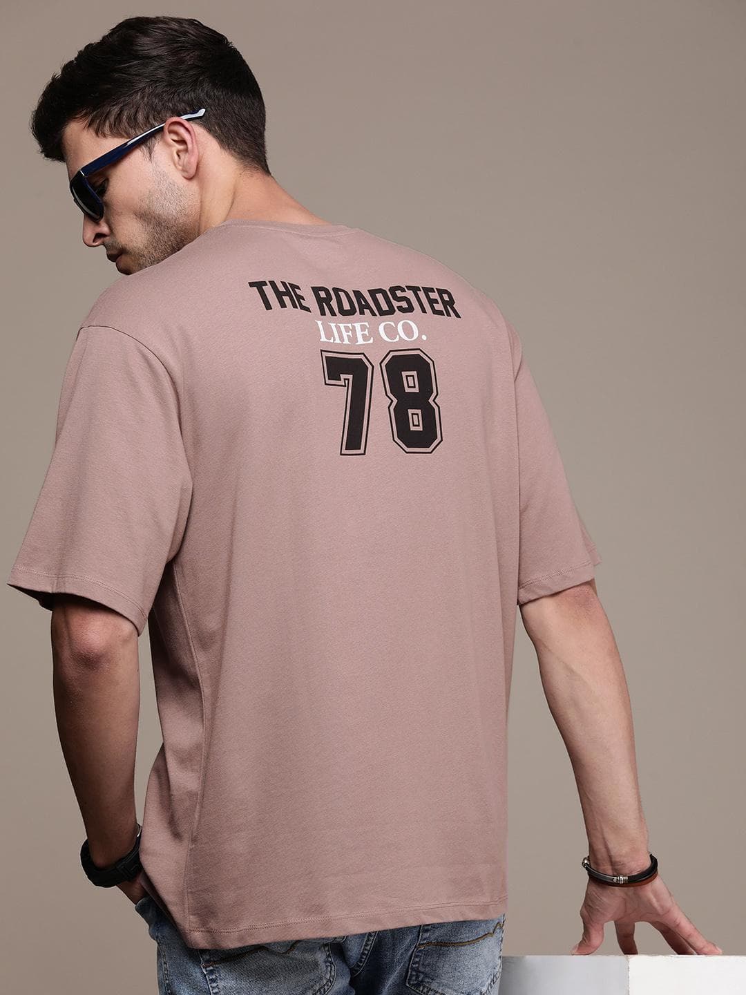 The Roadster Lifestyle Co. Oversized Fit Pure Cotton Brand Logo Printed Drop-Shoulder Sleeves Casual T-shirt