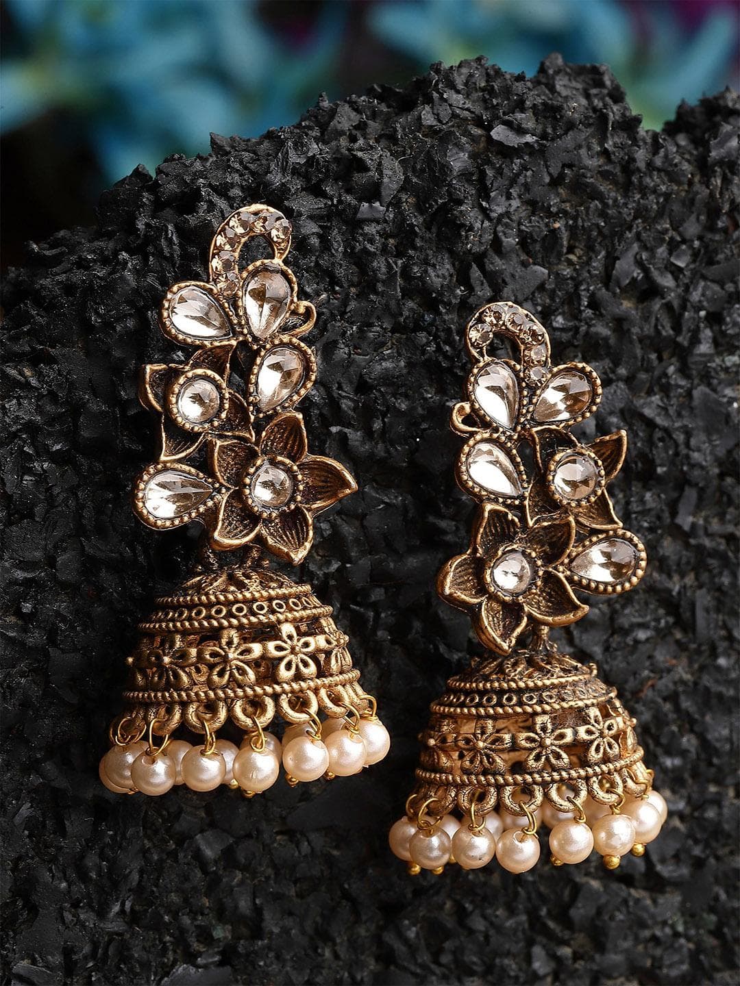 KARATCART Gold Plated Kundan Studded & Beaded Jhumkas Dangler Earrings