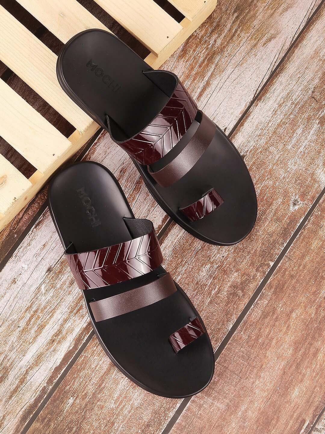 Mochi Men Textured Leather Comfort Sandals