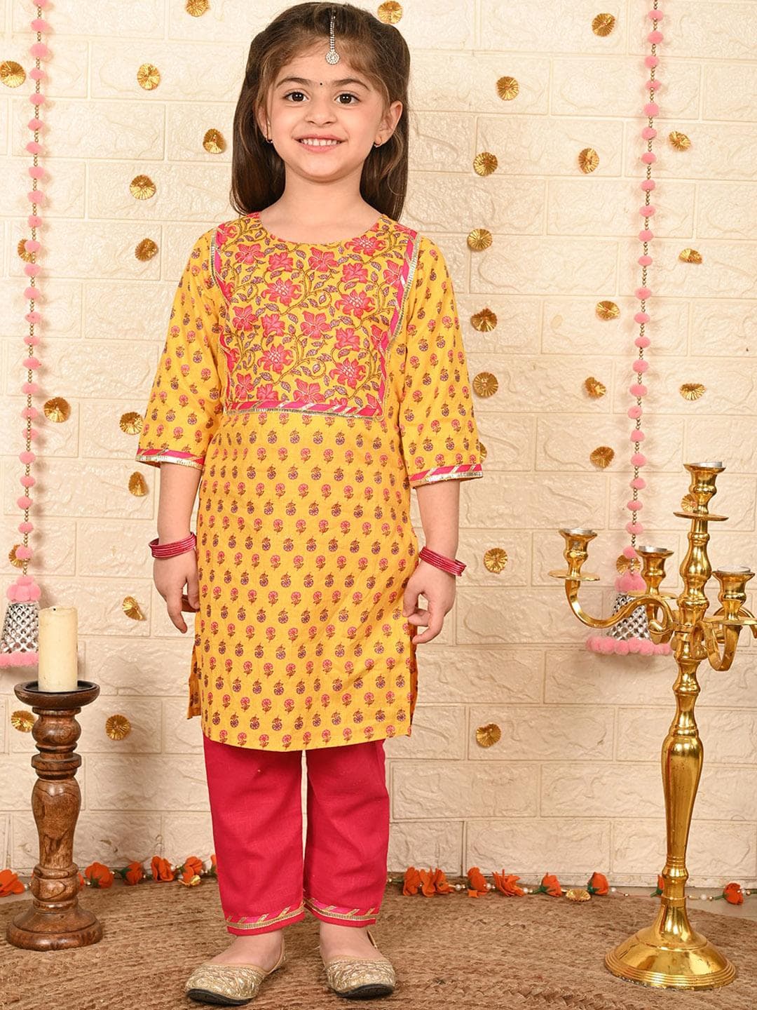 Sangria Girls Floral Printed Pure Cotton Kurta With Palazzos