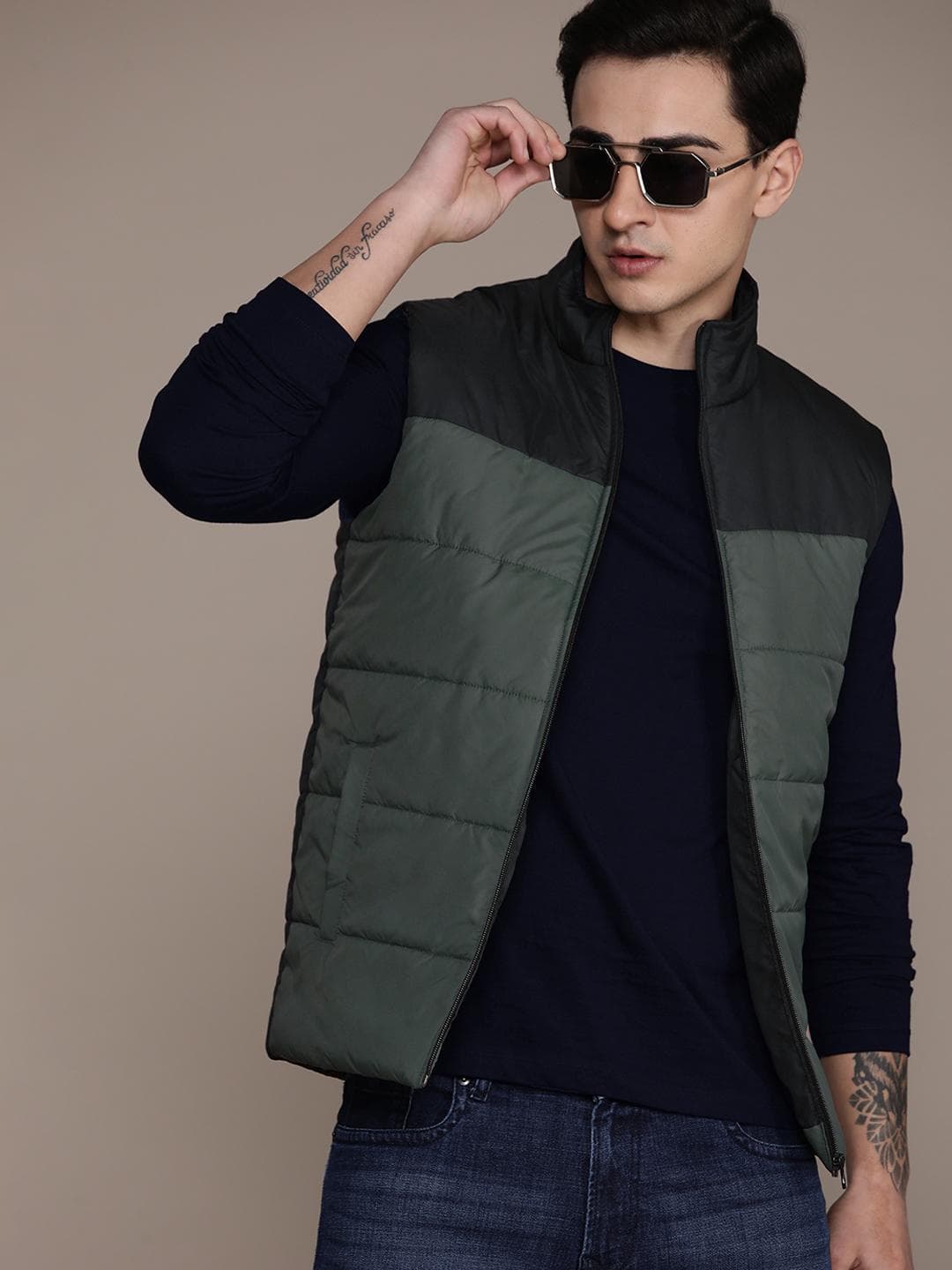 Roadster Men Colourblocked Lightweight Puffer Jacket