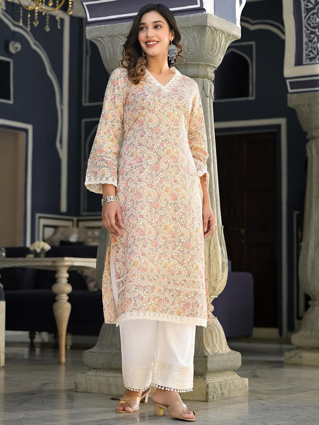 Varanga Floral Printed V-Neck Thread Work Straight Kurta